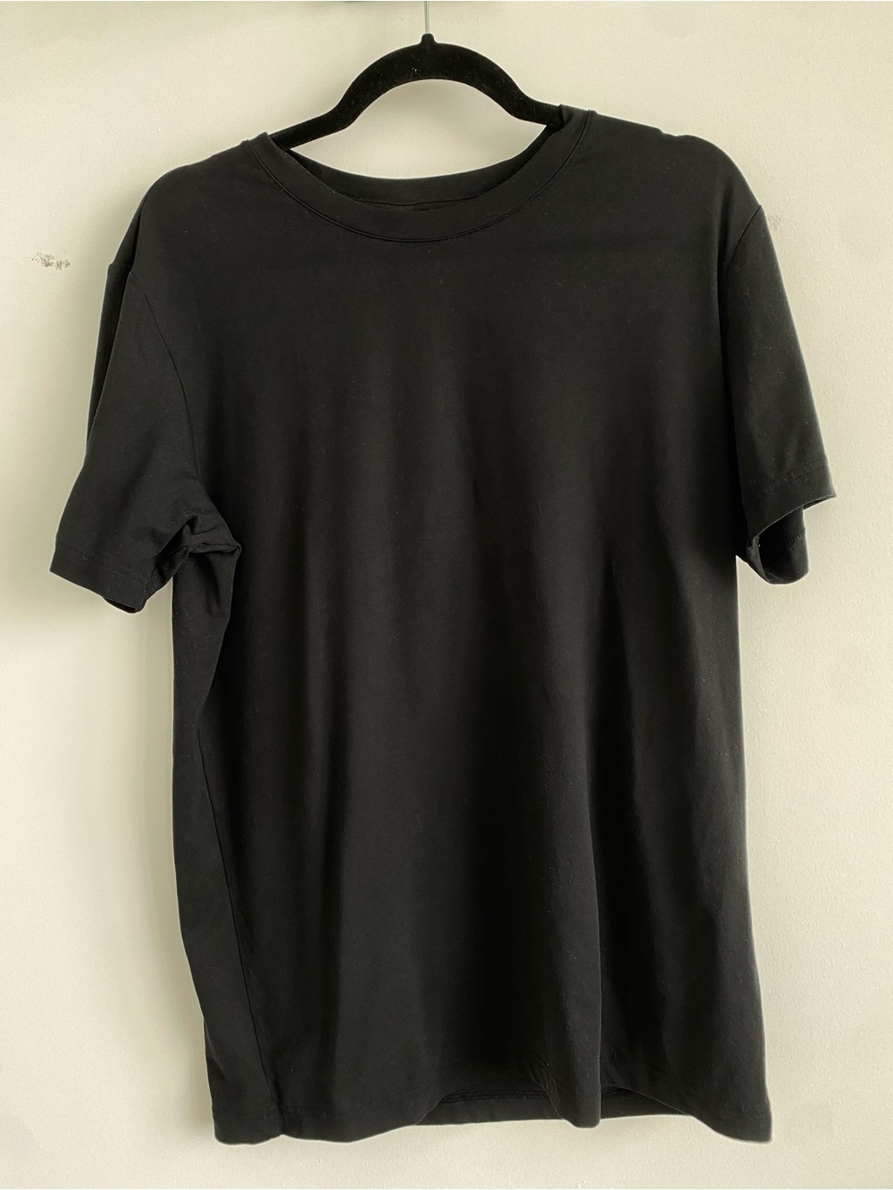 ALO Yoga Black Short Sleeve Crew Tee